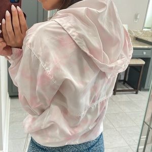Light pink tie dye wind breaker